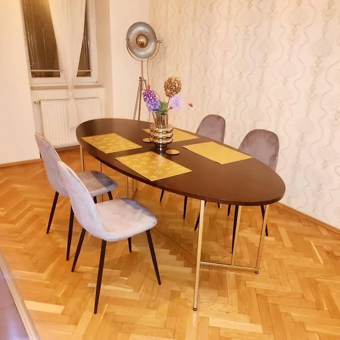 Apartment Urban Chic Retreat! Stadtapartment, Zentrale Lage Vienna Austria